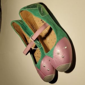 Cat and Jack size 12 girls shoes